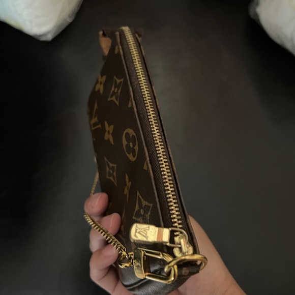 LV Pochette accessories - Picture 7 of 12